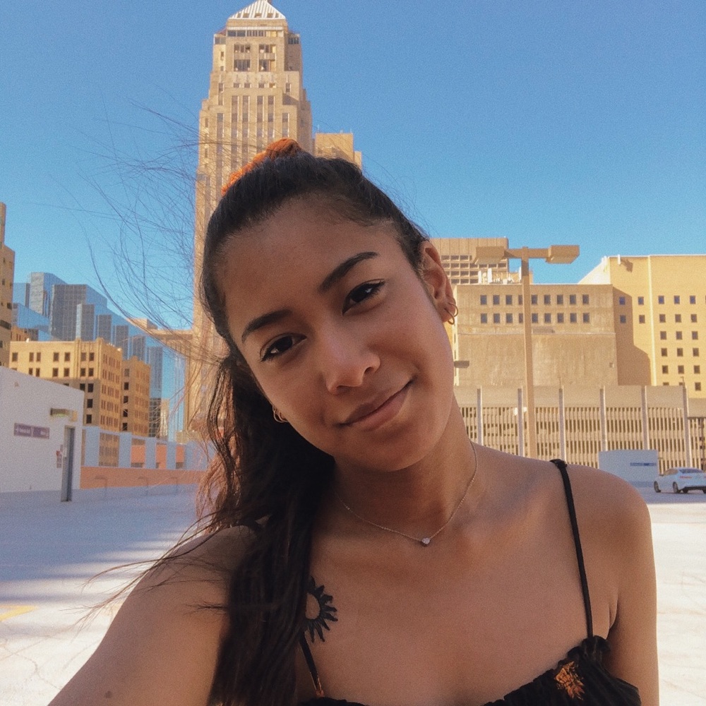 Meet your Posher, Akiya